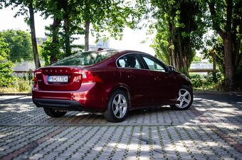 Volvo S60 D3 Momentum Geartronic - 4