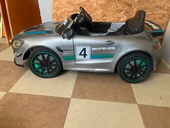 Mercedes AMG GTR + ovladač - 4