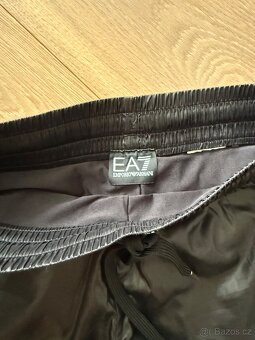 Dámské kraťasy EA7 Emporio Armani - 4