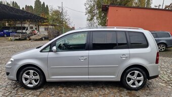 Volkswagen Touran - 4