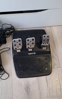 Prodám herní volant, pedály, páku na Xbox - 4