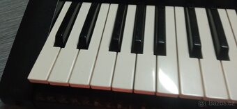 Prodám Yamaha PSR 330 - 4