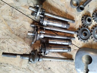 ČZ 125 B a T, 150 C - 4