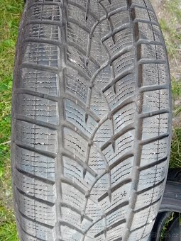 Prodám Sadu pneu 235/55/17 Zimni - 4