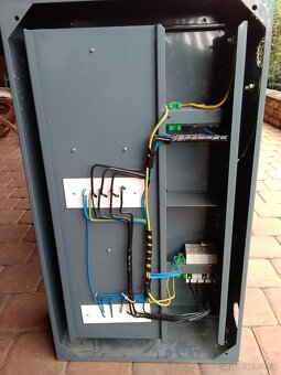 Elektroměrový rozvaděč na zeď - 4