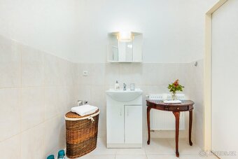 Pronájem bytu 2+kk v klidném prostředí - 4