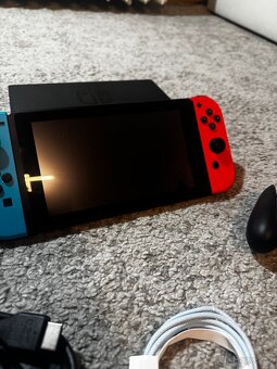 Prodám Nintendo switch - 4