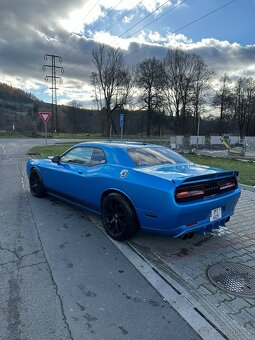 Dodge Challenger - 4