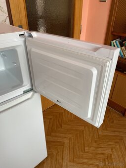 Lednice s mrazákem Zanussi (1180x481x510) - 4