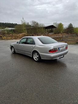 prodám Mercedes Benz W210 E 220CDI manuál, tažné zařízení. - 4
