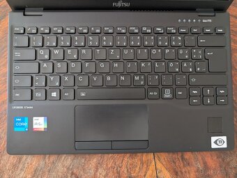 Celosvětově nejlehčí 13.3 notebook - 885 g. - 4