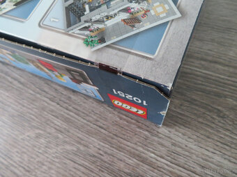 LEGO 10251 Brick Bank - 4