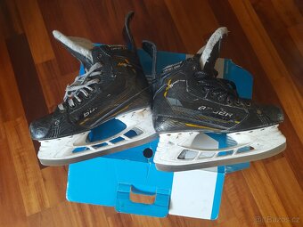 Hokejove brusle Bauer m5 pro. - 4