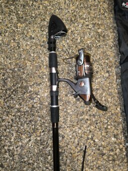 Kompletní rybářská sada pruty, podběrač a příslušenství - 4