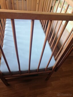 Dětská dřevěná postýlka - 4