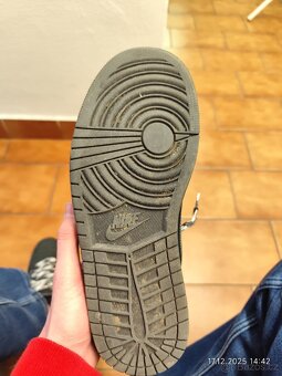 Prodám ne moc použité boty Nike Traviss Scott black phantom - 4