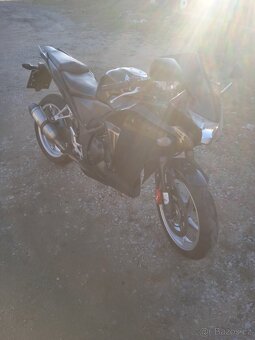Honda CBR 250 R - 4