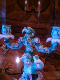 Pár porcelán. figurálních svícnů, staré Plavno 19.století. - 4