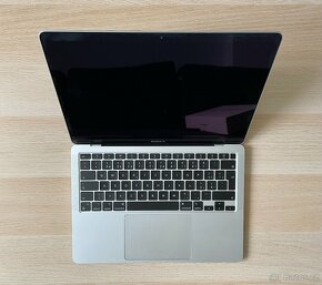 MacBook Air 13" 2020 + Thule - 4