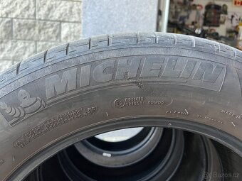Pneu 225/60R18 - 4