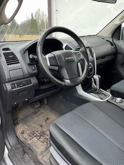 Motorové vozidlo zn. ISUZU D-MAX - 4