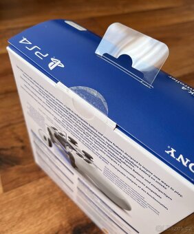 Originální ovladač Sony Dualshock 4 V2 White pro PS4 (NOVÝ) - 4