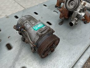 PŘÍSLUŠENSTVÍ MOTORU - VW / SEAT 1.9TDi - typ AUY - 4