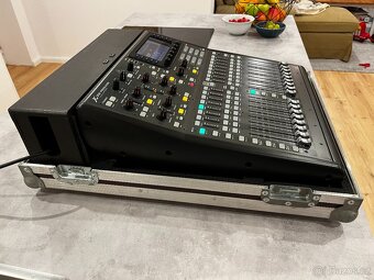 Digitální mixážní pult Behringer X32 Producer + case - 4