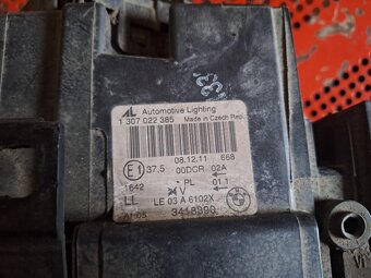 Přední pravé světlo X3 E83 D2S+ H7 XENON - 4