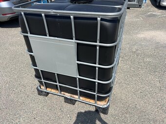 Černé IBC 1000l •FABRICKY ZREPASOVANÉ•KOV PALETA• - 4