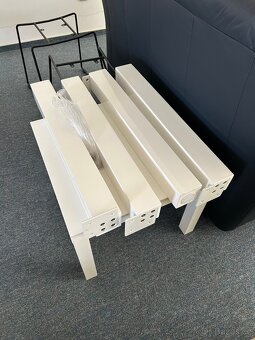 Bílý lesklý jídelní stůl + 6 židlí - 4