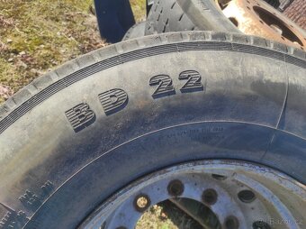 Prodám PNEU Barum BD22 - rozměr 12 R22,5 s ráfkem - 4