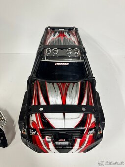 zánovní karoserie Traxxas Summit 1/8 1/10 + přední nárazník - 4