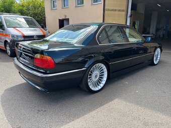 Bmw 7 e38 V8 - 4