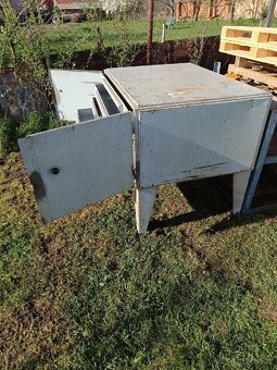 Pracovní stůl - 4
