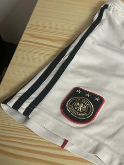 Bílé sportovní kraťasy 146-152 - 4