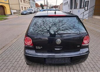 Volkswagen Polo 1,2 Comfortline benzín manuál 51 kw - 4
