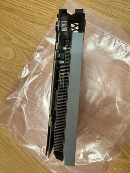 Nvidia RTX 2060 - 4