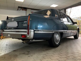 Cadillac De Ville Fleetwood 4,9 L 150kW V8 - 4