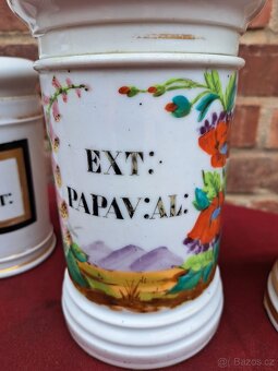 Porcelánové barokní lékárnické dózy - 4