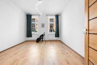 LUXUSNÍ NOVÝ Byt 4+1 350m² Židlochovice-centrum; 3 metrové s - 4