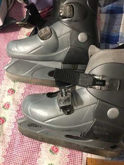 Lední brusle velikost 35-36 - 4