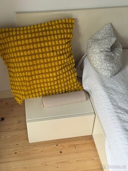 Manželská postel s nočními stolky - 4