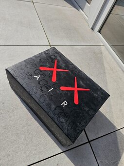 AIR JORDAN 4 RETRO KAWS - 4