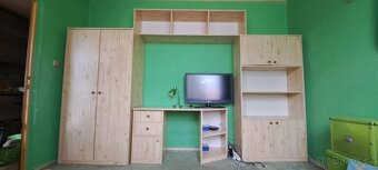 Nábytek do dětského pokoje, skříně, stůl - 4