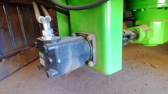 Prodám míchací krmný vůz - 4