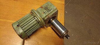 Asynchronií elektro motor s převodovkou - 4