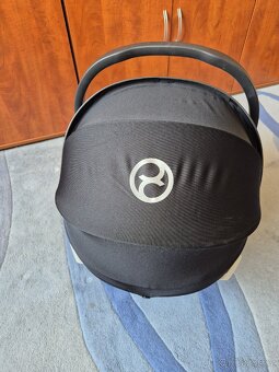 Cybex Aton 5 + základna bez isofixu, na prostřední sedadlo - 4