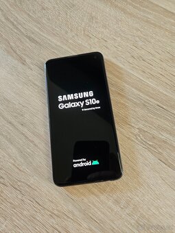 Samsung Galaxy s10e - 4