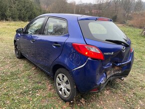 Mazda 2 rok 2008 - 1,3-55kw -náhradní díly - 4